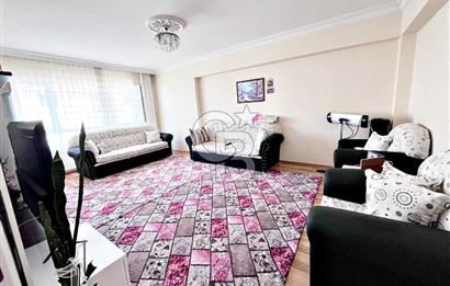 CADDE YAKINI ASANSÖRLÜ İSKANLI ARA KATTA MANZARALI ÖN CEPHE 3+1