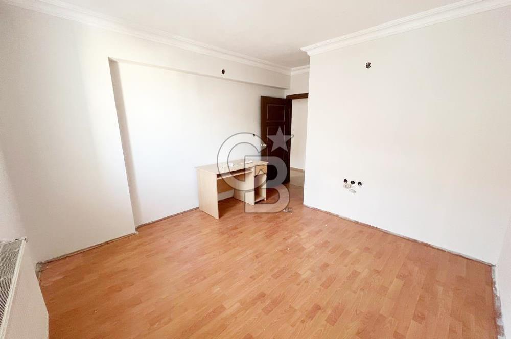 NATOYOLU CADDESİ YANI İSKANLI YÜKSEK KREDİLİ KATTA ÖN CEPHE 3+1