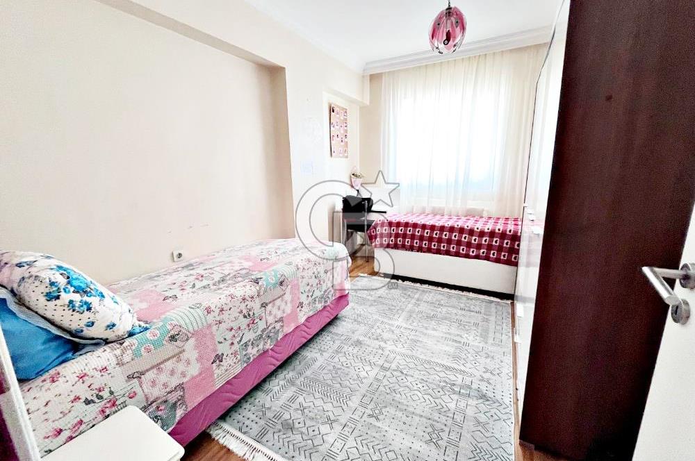 CADDE YAKINI ASANSÖRLÜ İSKANLI ARA KATTA MANZARALI ÖN CEPHE 3+1