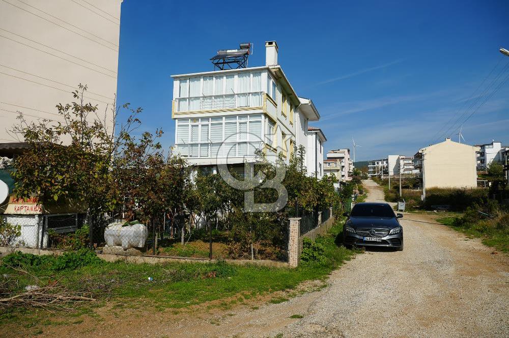 Armutlu Karşıyakada Deniz Manzaralı Eşyalı Satılık Villa ve Arsa