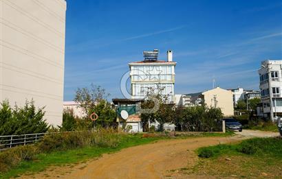 Armutlu Karşıyakada Deniz Manzaralı Eşyalı Satılık Villa ve Arsa