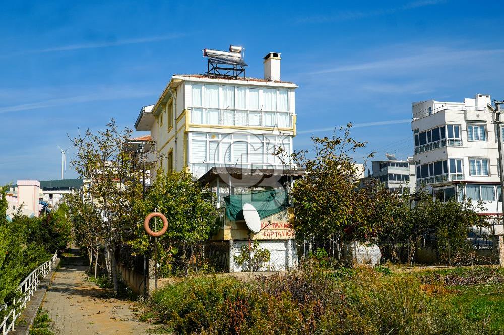 Armutlu Karşıyakada Deniz Manzaralı Eşyalı Satılık Villa ve Arsa
