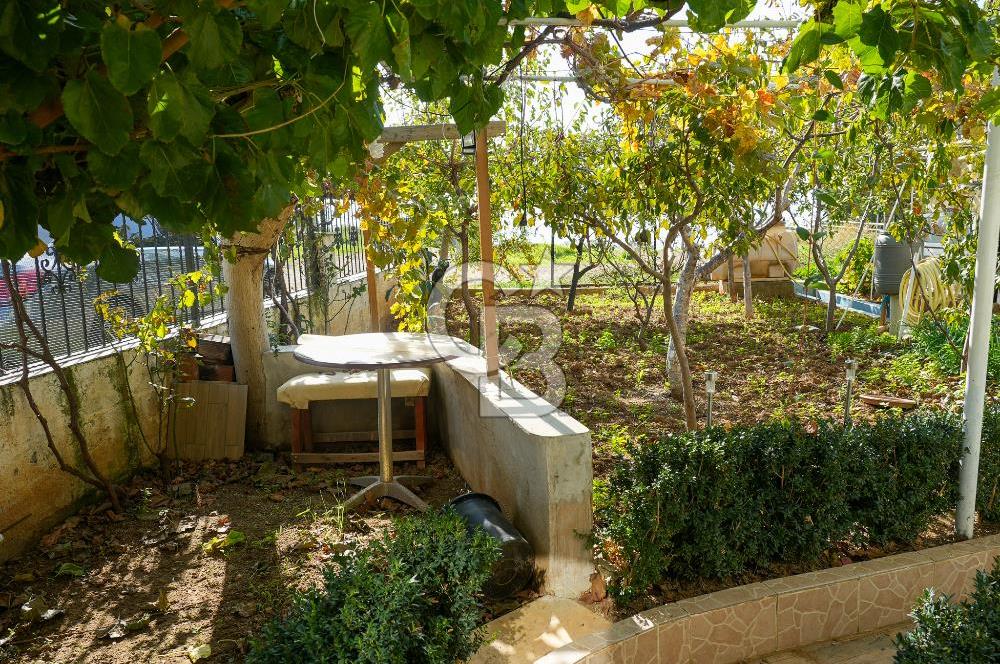 Armutlu Karşıyakada Deniz Manzaralı Eşyalı Satılık Villa ve Arsa