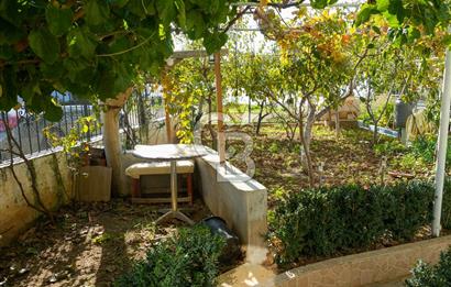 Armutlu Karşıyakada Deniz Manzaralı Eşyalı Satılık Villa ve Arsa