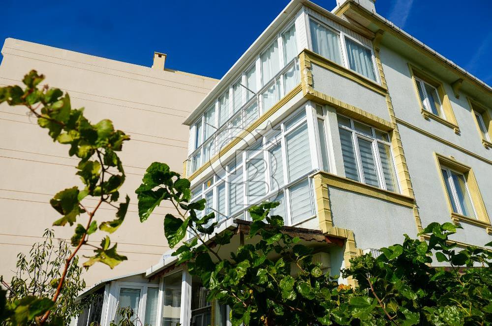 Armutlu Karşıyakada Deniz Manzaralı Eşyalı Satılık Villa ve Arsa