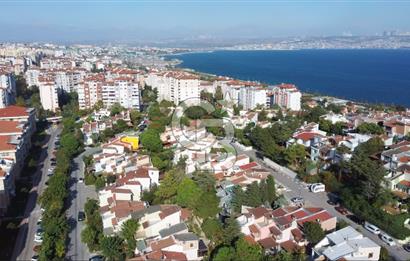 ÖZEL PLAJLI SİTEDE DENİZ MANZARALI TAMAMEN YENİLENMİŞ LÜKS VİLLA