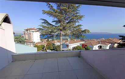 ÖZEL PLAJLI SİTEDE DENİZ MANZARALI TAMAMEN YENİLENMİŞ LÜKS VİLLA