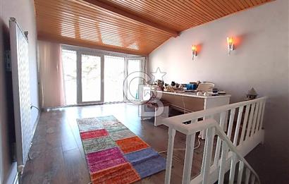 ÖZEL PLAJLI SİTEDE DENİZ MANZARALI TAMAMEN YENİLENMİŞ LÜKS VİLLA