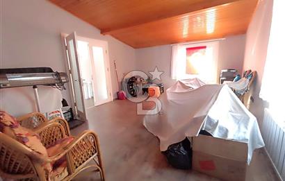 ÖZEL PLAJLI SİTEDE DENİZ MANZARALI TAMAMEN YENİLENMİŞ LÜKS VİLLA