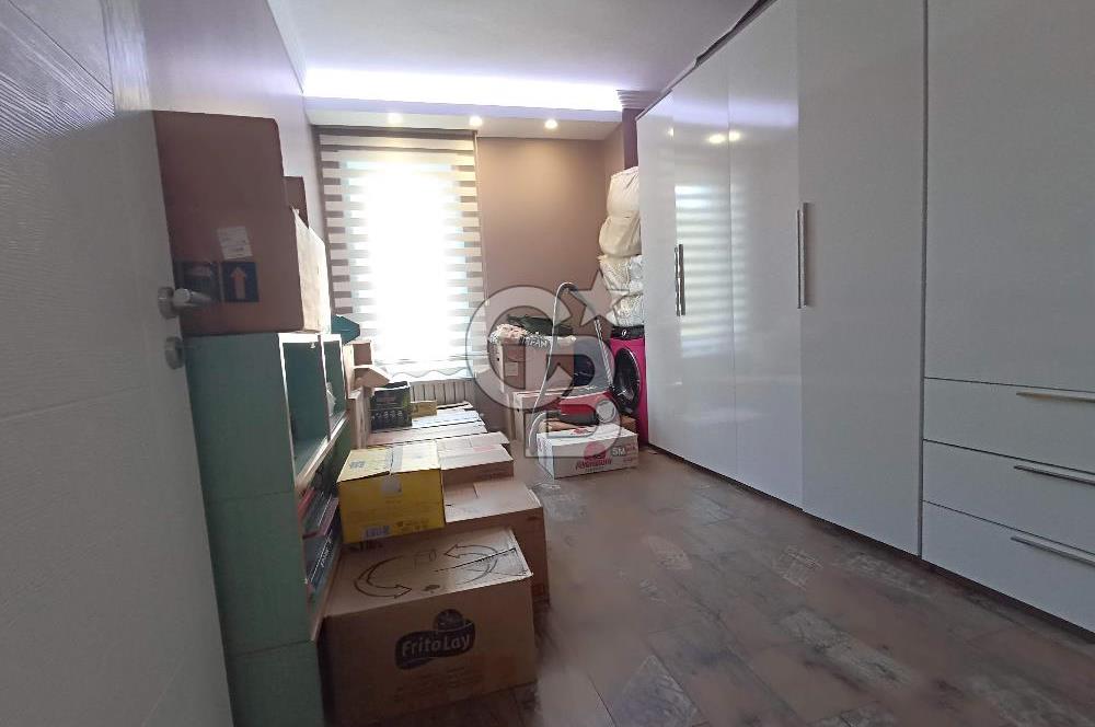 ÖZEL PLAJLI SİTEDE DENİZ MANZARALI TAMAMEN YENİLENMİŞ LÜKS VİLLA