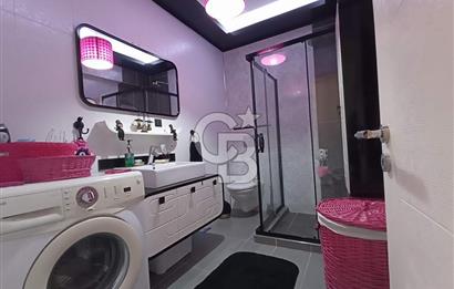 ÖZEL PLAJLI SİTEDE DENİZ MANZARALI TAMAMEN YENİLENMİŞ LÜKS VİLLA