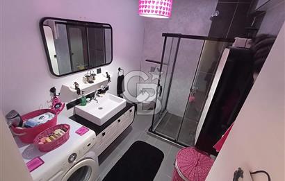 ÖZEL PLAJLI SİTEDE DENİZ MANZARALI TAMAMEN YENİLENMİŞ LÜKS VİLLA