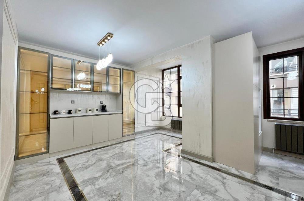 CADDE YANI ULTRA LÜX YAPILI 3+1 GENİŞ FERAH DAİRE