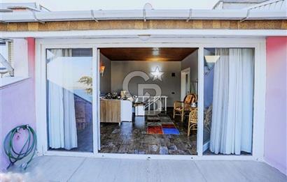 ÖZEL PLAJLI SİTEDE DENİZ MANZARALI TAMAMEN YENİLENMİŞ LÜKS VİLLA