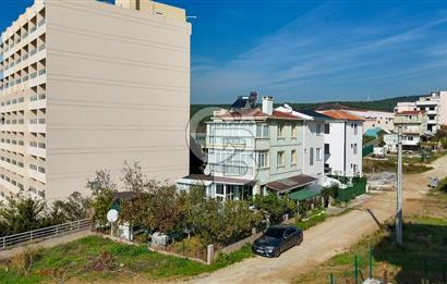 Armutlu Karşıyakada Deniz Manzaralı Eşyalı Satılık Villa ve Arsa