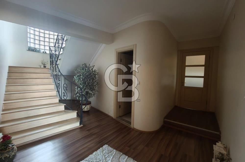 MANİSA SALİHLİ’DE DOĞA İÇİNDE LÜKS TRİPLEKS VİLLA