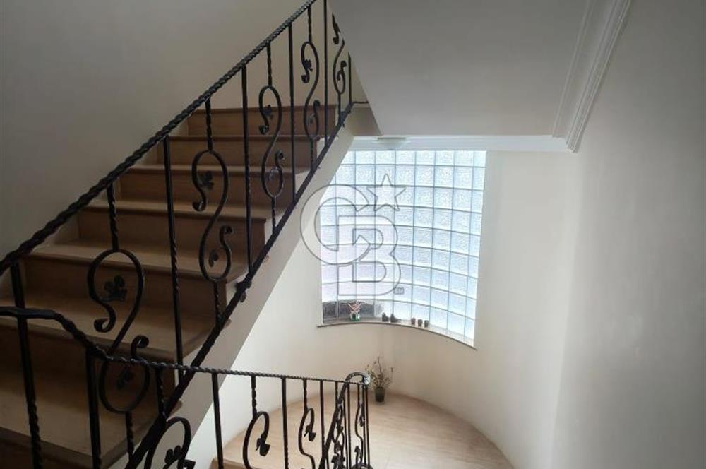 MANİSA SALİHLİ’DE DOĞA İÇİNDE LÜKS TRİPLEKS VİLLA