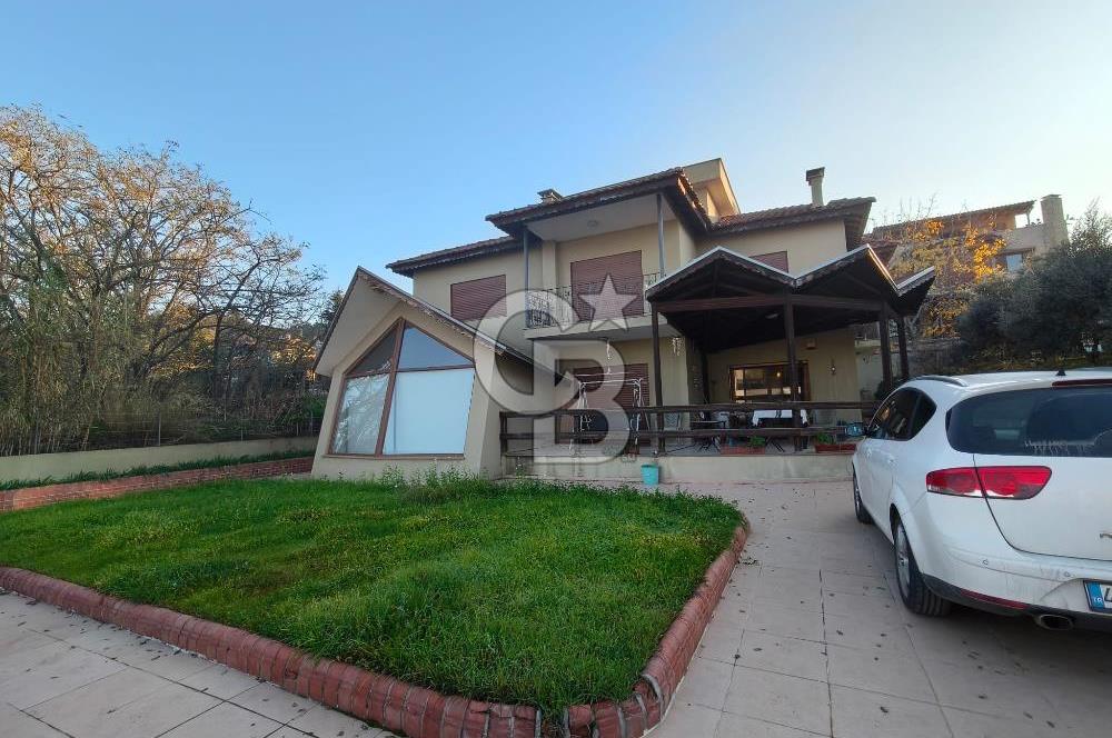 MANİSA SALİHLİ’DE DOĞA İÇİNDE LÜKS TRİPLEKS VİLLA