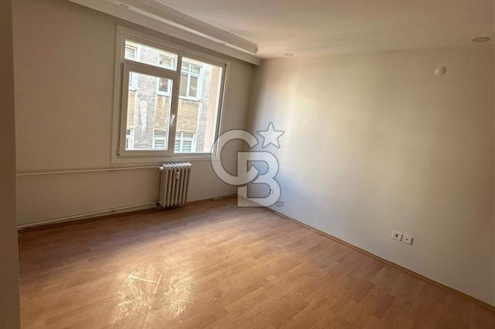 BAKIRKÖY İNCİRLİ CADDESİNDE YENİ TADİLATLI 2+1 KİRALIK DAİRE