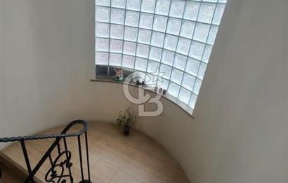 MANİSA SALİHLİ’DE DOĞA İÇİNDE LÜKS TRİPLEKS VİLLA