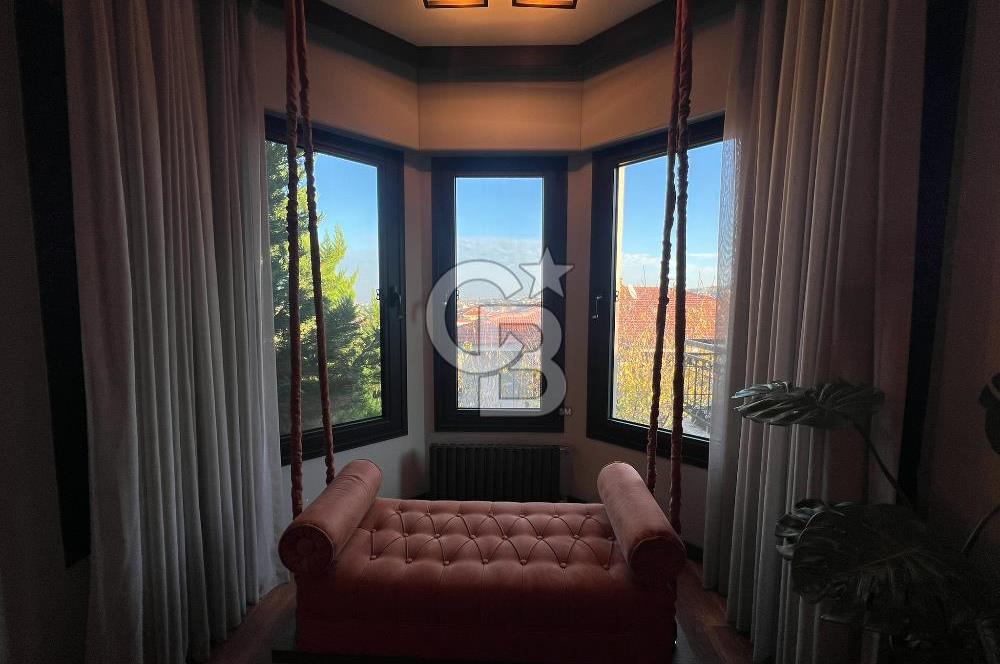 Güzelbahçe Kahramandere'de Özel Tasarım Satılık 5+2 Lüks Villa