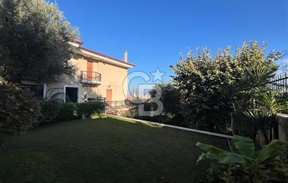 Güzelbahçe Kahramandere'de Özel Tasarım Satılık 5+2 Lüks Villa