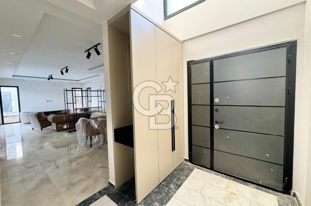 Kıbrıs Girne Edremit te Ana Yola Yakın   Satılık 3+1 Özel Havuzlu Çok Özel Villa