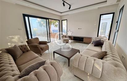 Kıbrıs Girne Edremit te Ana Yola Yakın   Satılık 3+1 Özel Havuzlu Çok Özel Villa