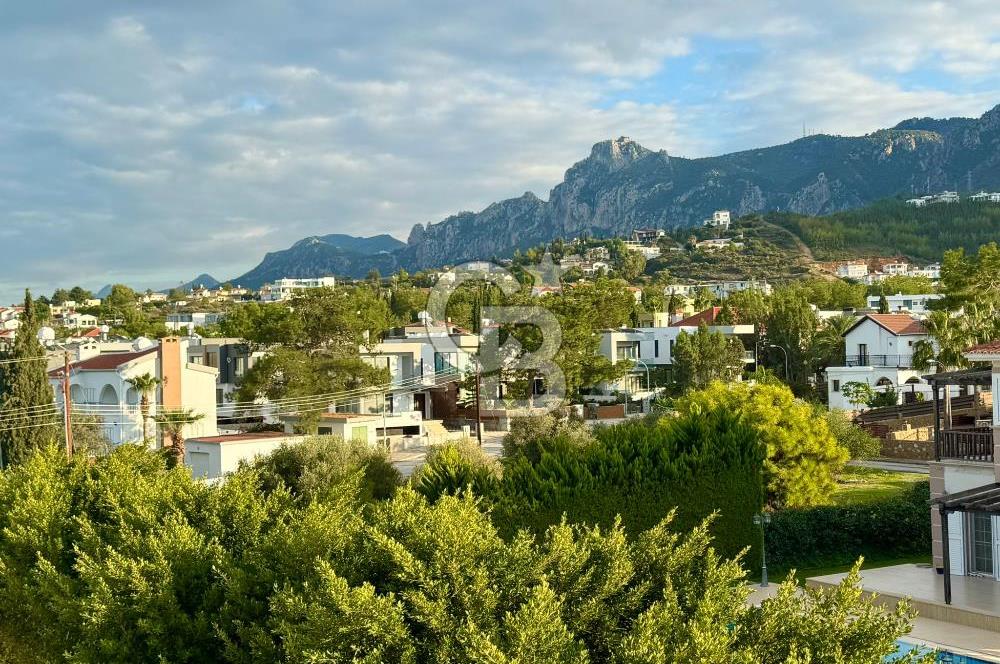 Kıbrıs Girne Edremit te Ana Yola Yakın   Satılık 3+1 Özel Havuzlu Çok Özel Villa