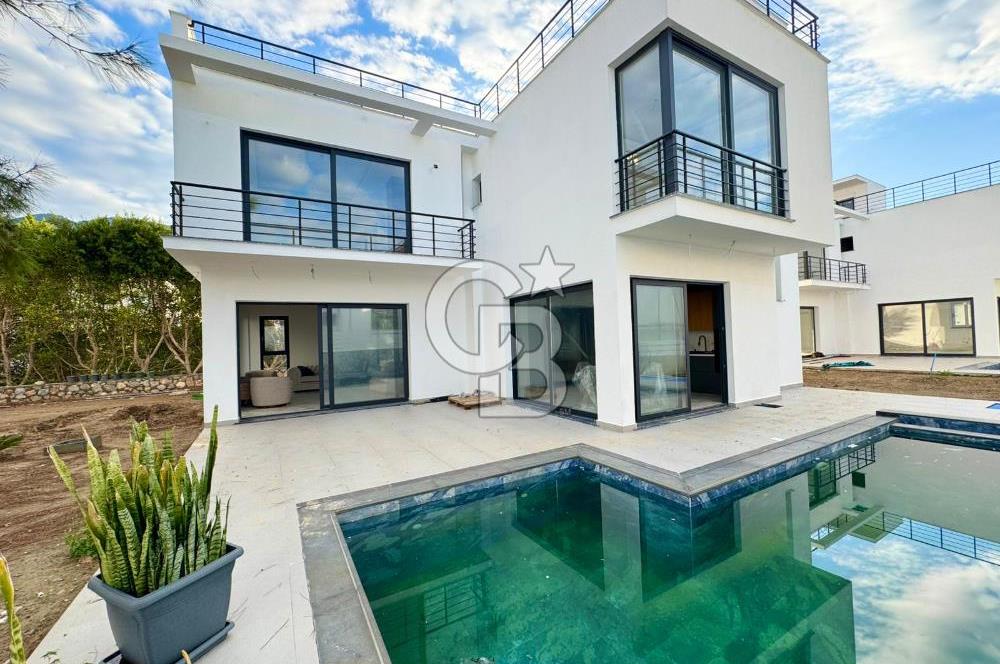 Kıbrıs Girne Edremit te Ana Yola Yakın   Satılık 3+1 Özel Havuzlu Çok Özel Villa