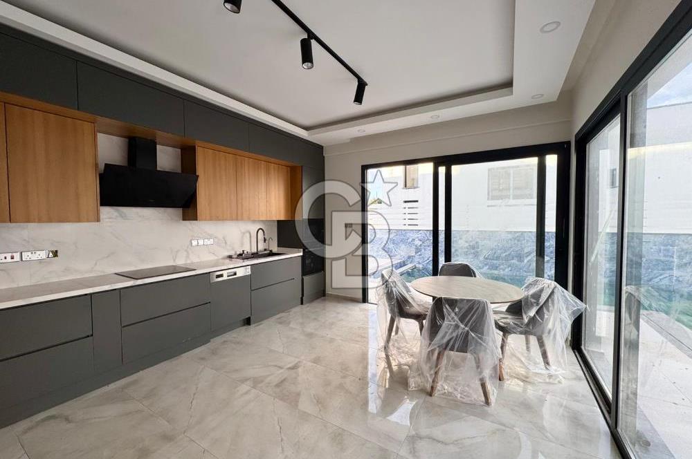 Kıbrıs Girne Edremit te Ana Yola Yakın   Satılık 3+1 Özel Havuzlu Çok Özel Villa