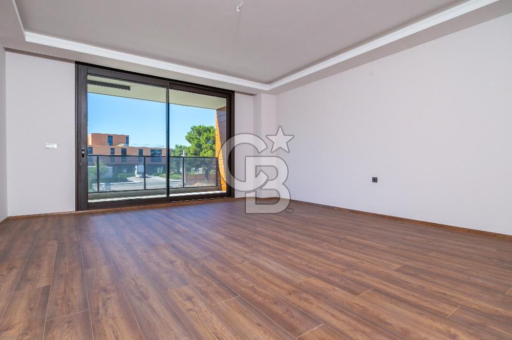 GAZİEMİR SARNIÇ OM LİFE SİTESİ SATILIK 3+1 DAİRE