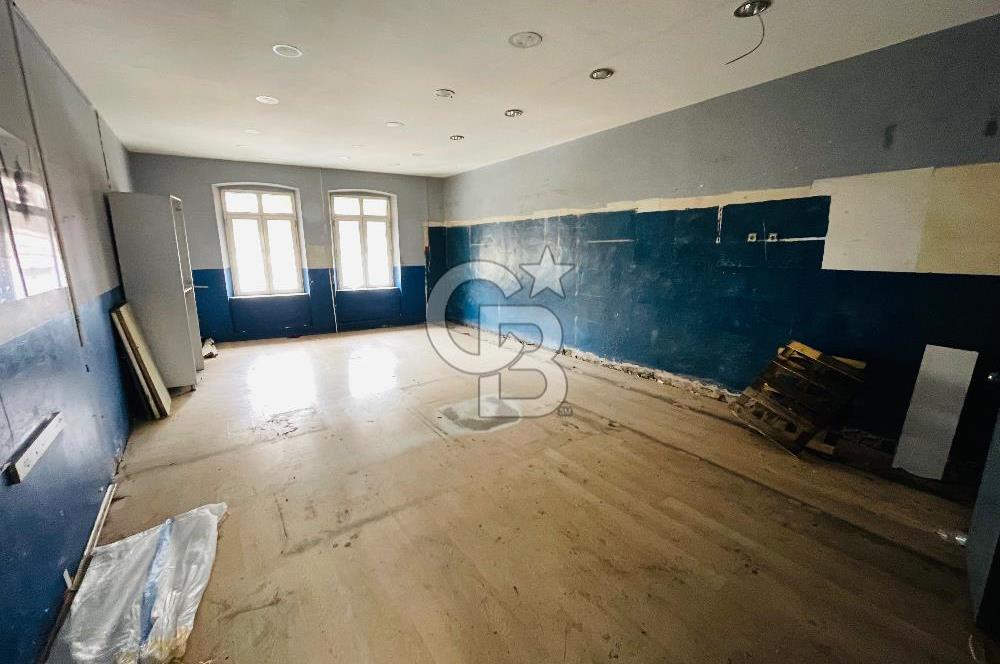 KARAKÖY TERSANE CADDESİ KÖŞE KONUM KİRALIK BİNA