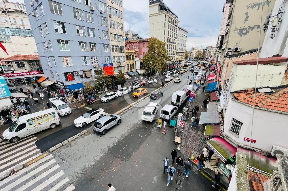 KARAKÖY TERSANE CADDESİ KÖŞE KONUM KİRALIK BİNA