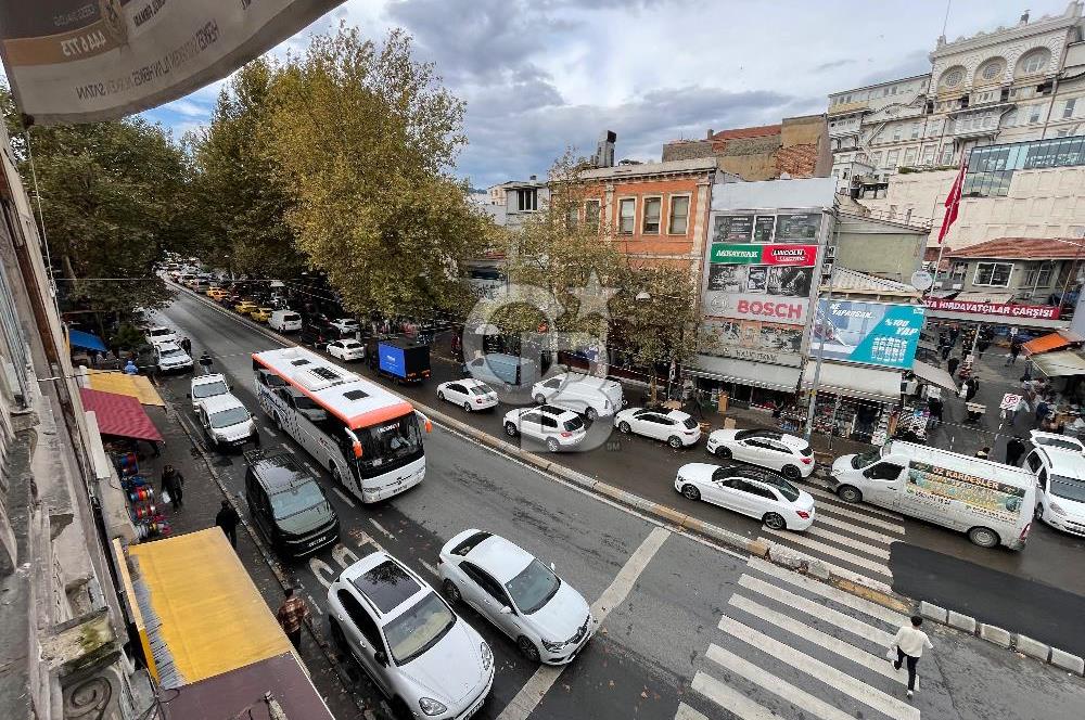 KARAKÖY TERSANE CADDESİ KÖŞE KONUM KİRALIK BİNA