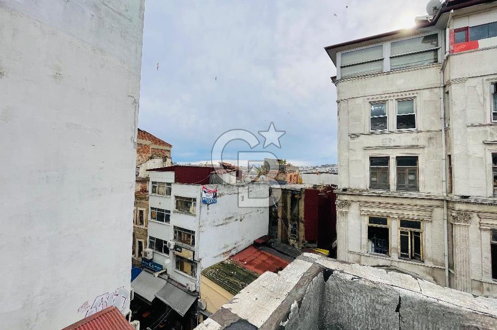 KARAKÖY TERSANE CADDESİ KÖŞE KONUM KİRALIK BİNA