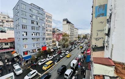 KARAKÖY TERSANE CADDESİ KÖŞE KONUM KİRALIK BİNA