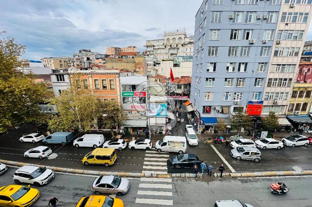 KARAKÖY TERSANE CADDESİ KÖŞE KONUM KİRALIK BİNA