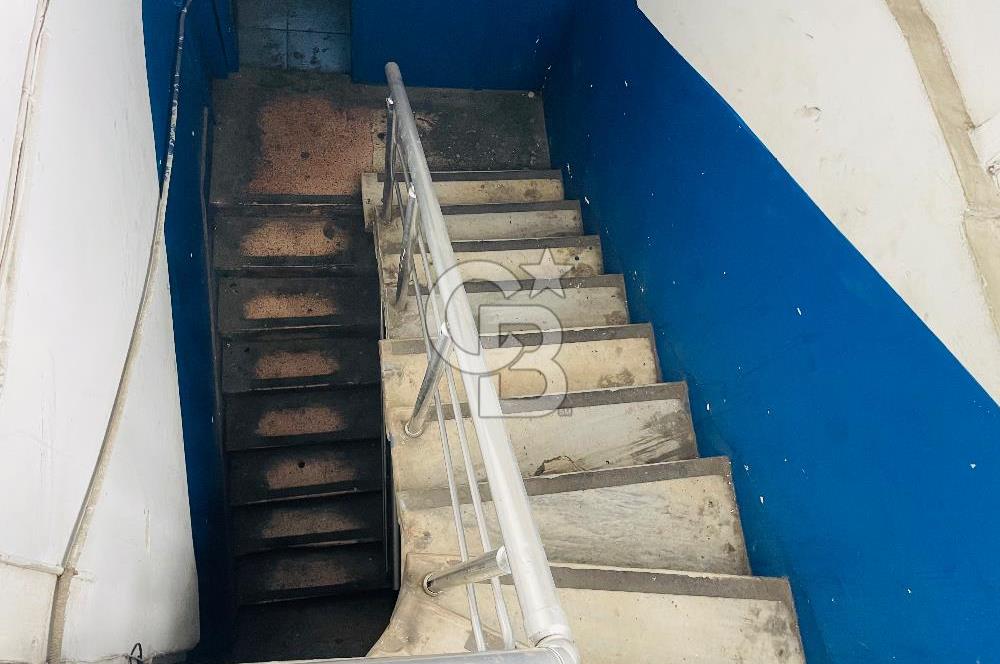KARAKÖY TERSANE CADDESİ KÖŞE KONUM KİRALIK BİNA