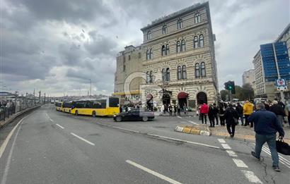 KARAKÖY TERSANE CADDESİ KÖŞE KONUM KİRALIK BİNA