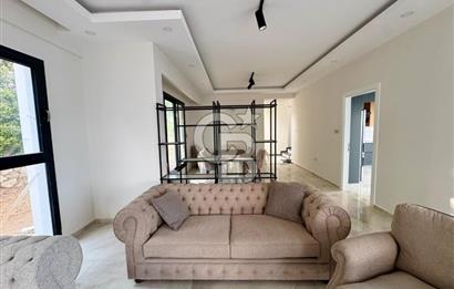 Kıbrıs Girne Edremit te Ana Yola Yakın   Satılık 3+1 Özel Havuzlu Çok Özel Villa
