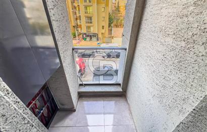 İçerenköy'de Muhteşem Konumlu Temiz Boş 3+1 Daire