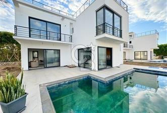 Kıbrıs Girne Edremit te Ana Yola Yakın   Satılık 3+1 Özel Havuzlu Çok Özel Villa - 10 - 321472