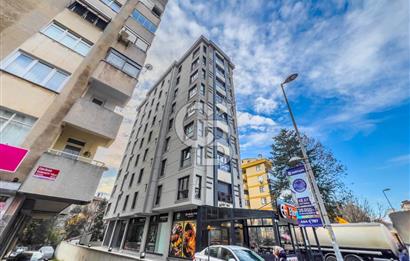 İçerenköy'de Muhteşem Konumlu Temiz Boş 3+1 Daire