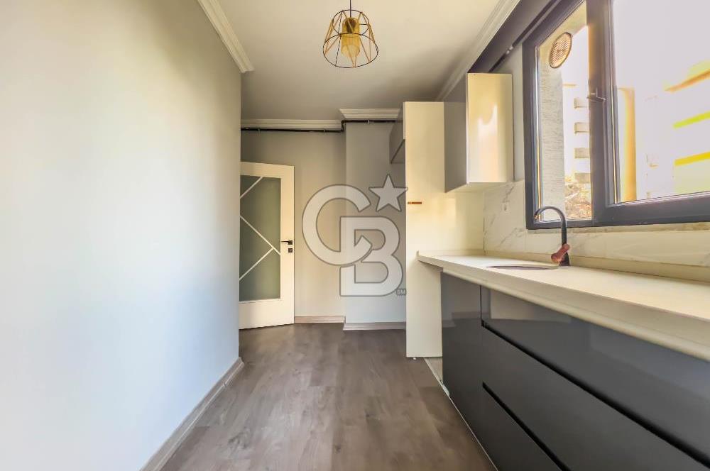 İçerenköy'de Muhteşem Konumlu Temiz Boş 3+1 Daire