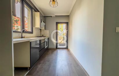 İçerenköy'de Muhteşem Konumlu Temiz Boş 3+1 Daire