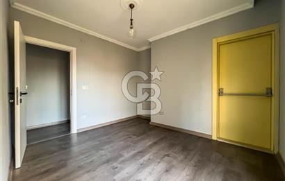 İçerenköy'de Muhteşem Konumlu Temiz Boş 3+1 Daire