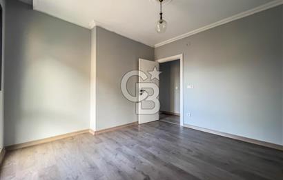 İçerenköy'de Muhteşem Konumlu Temiz Boş 3+1 Daire