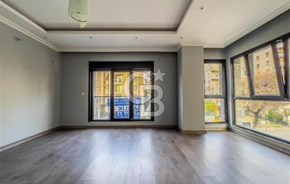 İçerenköy'de Muhteşem Konumlu Temiz Boş 3+1 Daire