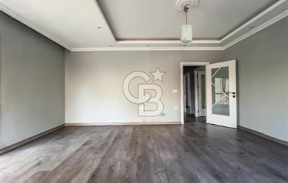 İçerenköy'de Muhteşem Konumlu Temiz Boş 3+1 Daire